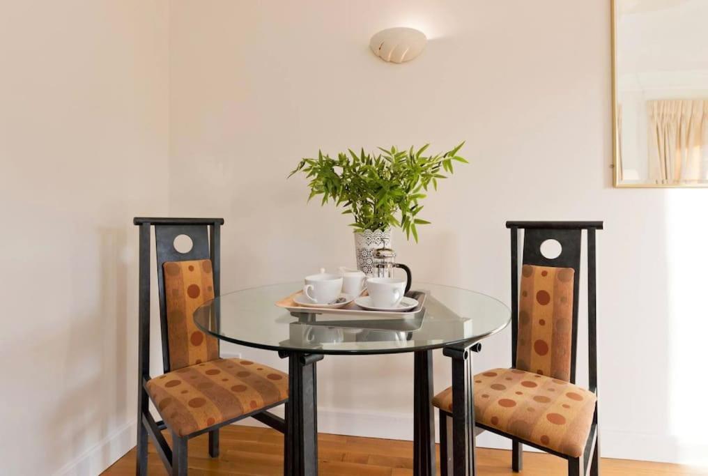 Luxury Apartment In D1 Dublin Bagian luar foto